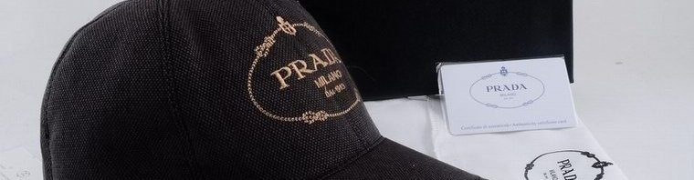 Boné Prada
