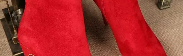 Bota Camurça Vermelha Christian Louboutin 10cm.