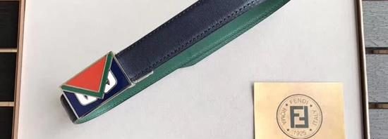 Cinto couro Fendi