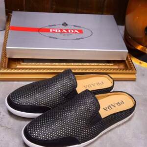 Sandália Chinelo de Couro Prada