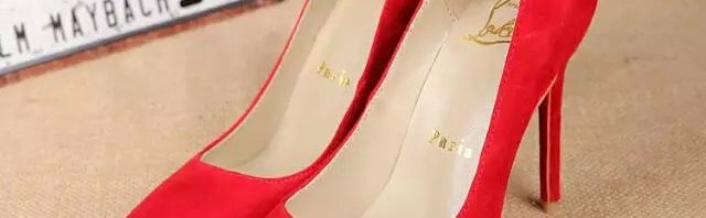 Sapato Alto Camurça Vermelho Christian Louboutin 10cm.