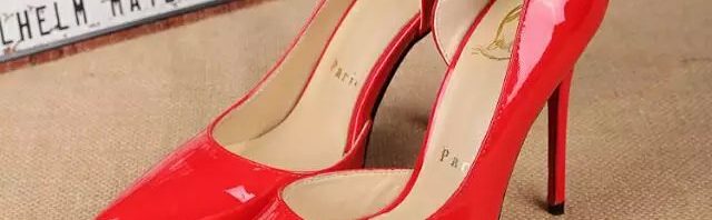 Sapato Alto Christian Louboutin 10cm.