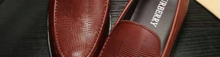 Sapato Marrom Couro Burberry