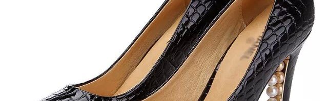 Sapato Salto Alto de Couro Chanel