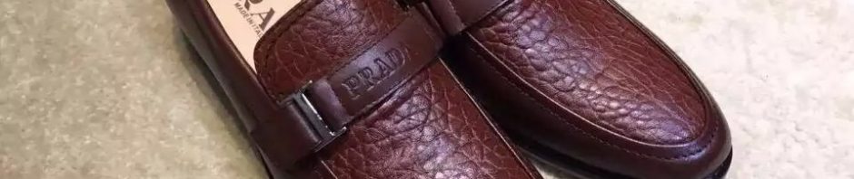 Sapato de Couro Prada