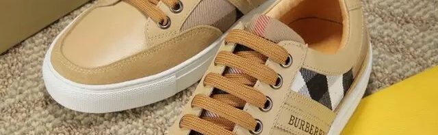 Tênis Couro Bege Burberry