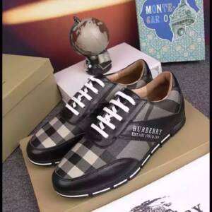 Tênis de Couro Burberry