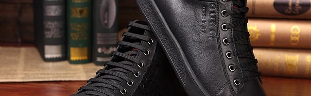 Tênis de Couro Gucci