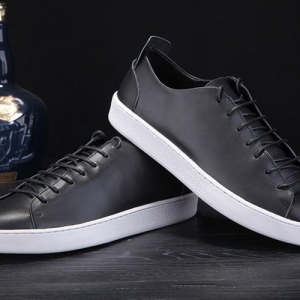 Tênis de couro Gucci